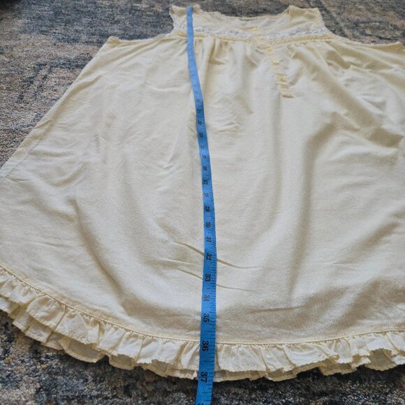 Short Slip in Delicate Yellow - Picture 8 of 9